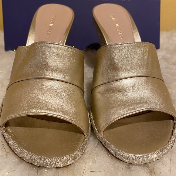 Stuart Weitzman slip-on sandals - Picture 3 of 4
